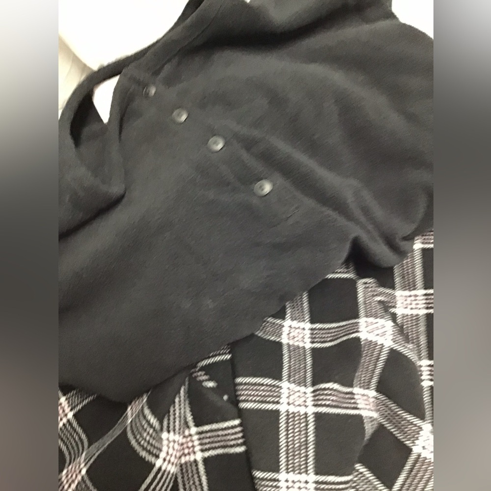 Oscar de la Renta medium fleece black with white & pink pajamas EUC